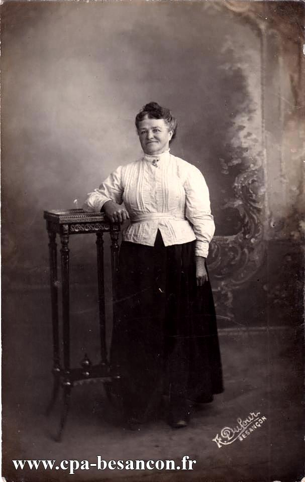 BESANÇON - Portrait d une femme